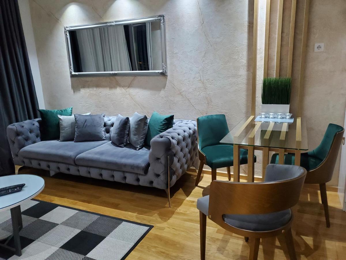 Lux Apartman 33 Kragujevac Exterior foto